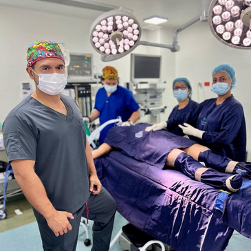 Slider image (8) Dr. Alvaro Uribe - Plastic Surgery in Colombia